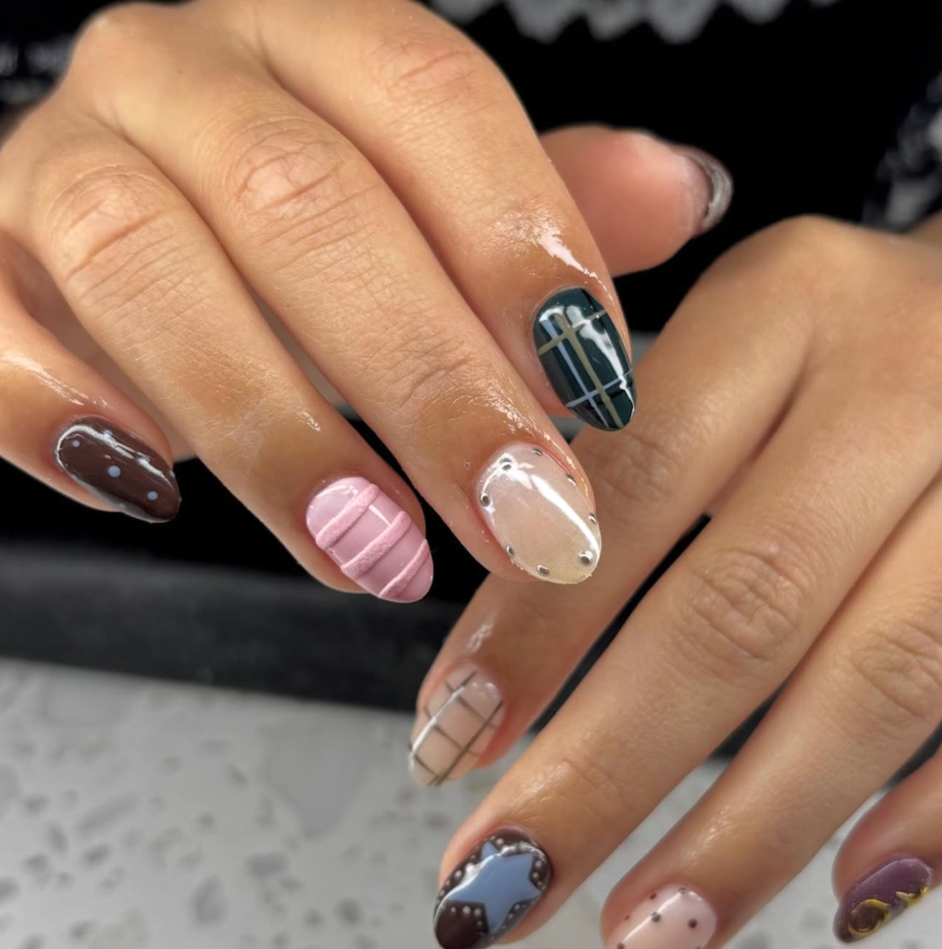 Mixed plaid and textured nail art set by Élevé